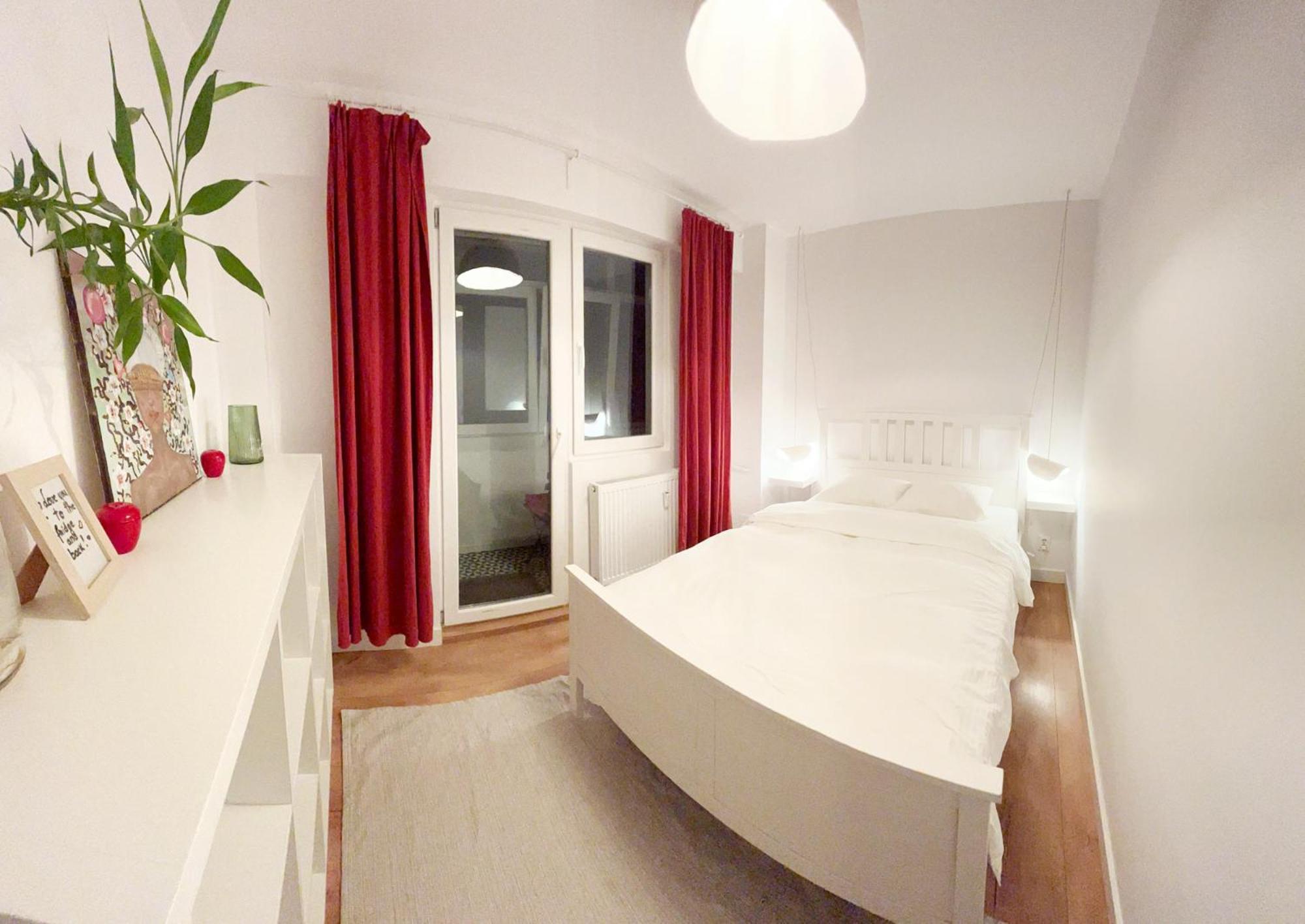 Lola'S Apartament Close To City Center Bukares Bagian luar foto