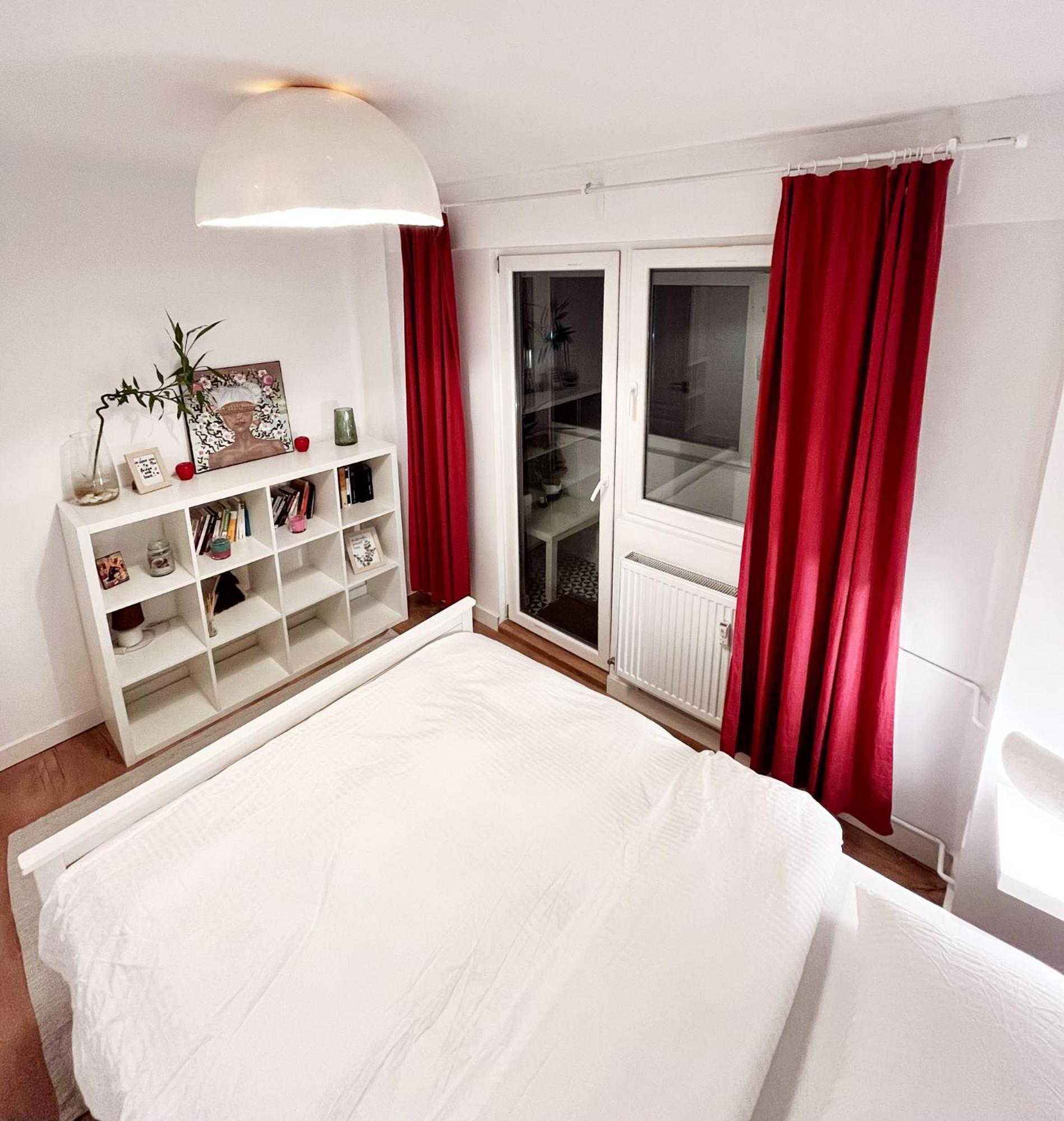 Lola'S Apartament Close To City Center Bukares Bagian luar foto