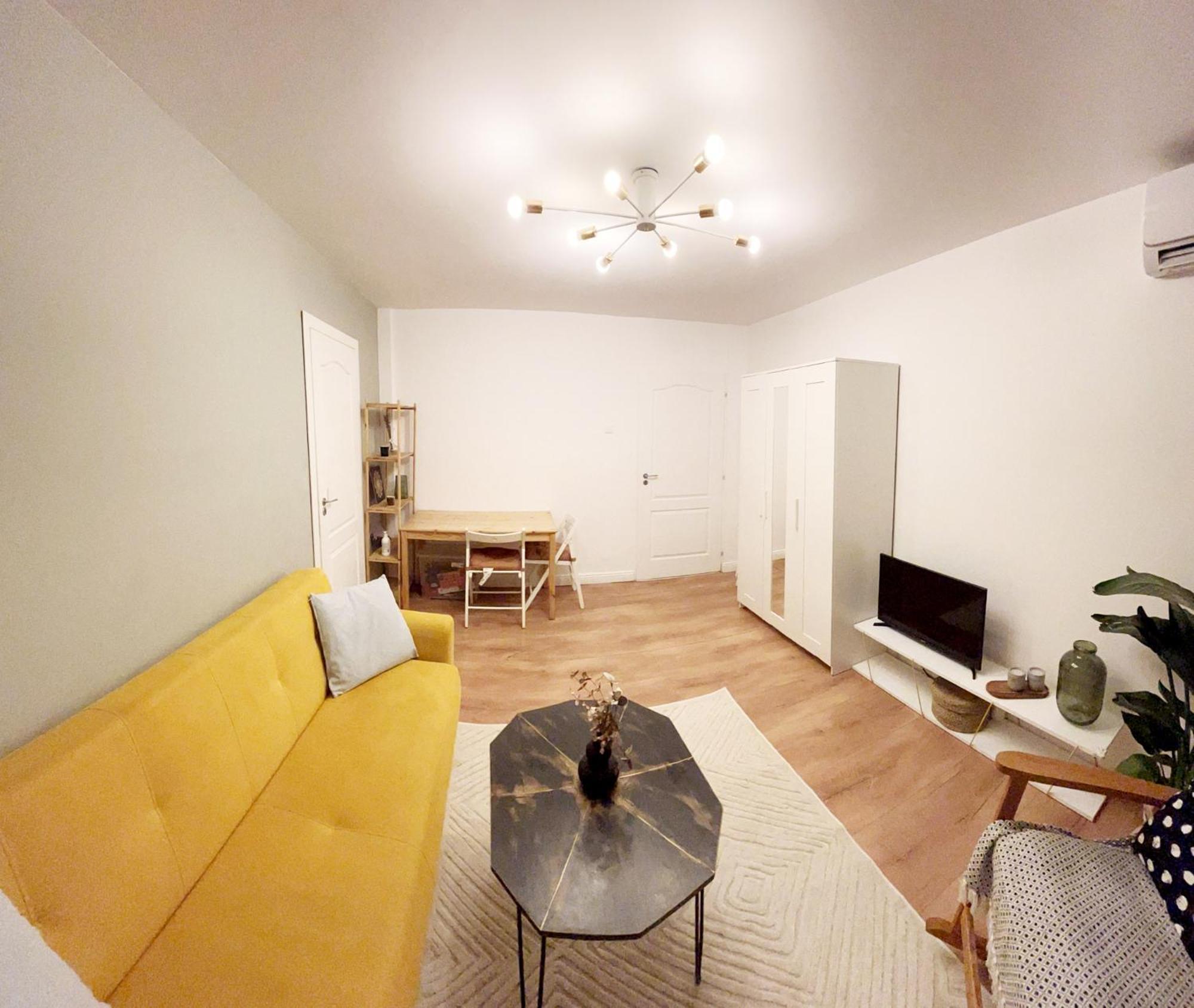 Lola'S Apartament Close To City Center Bukares Bagian luar foto